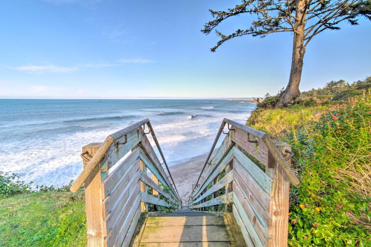Cliffside Lighthouse Beach Home With Ocean View クースベイ エクステリア 写真