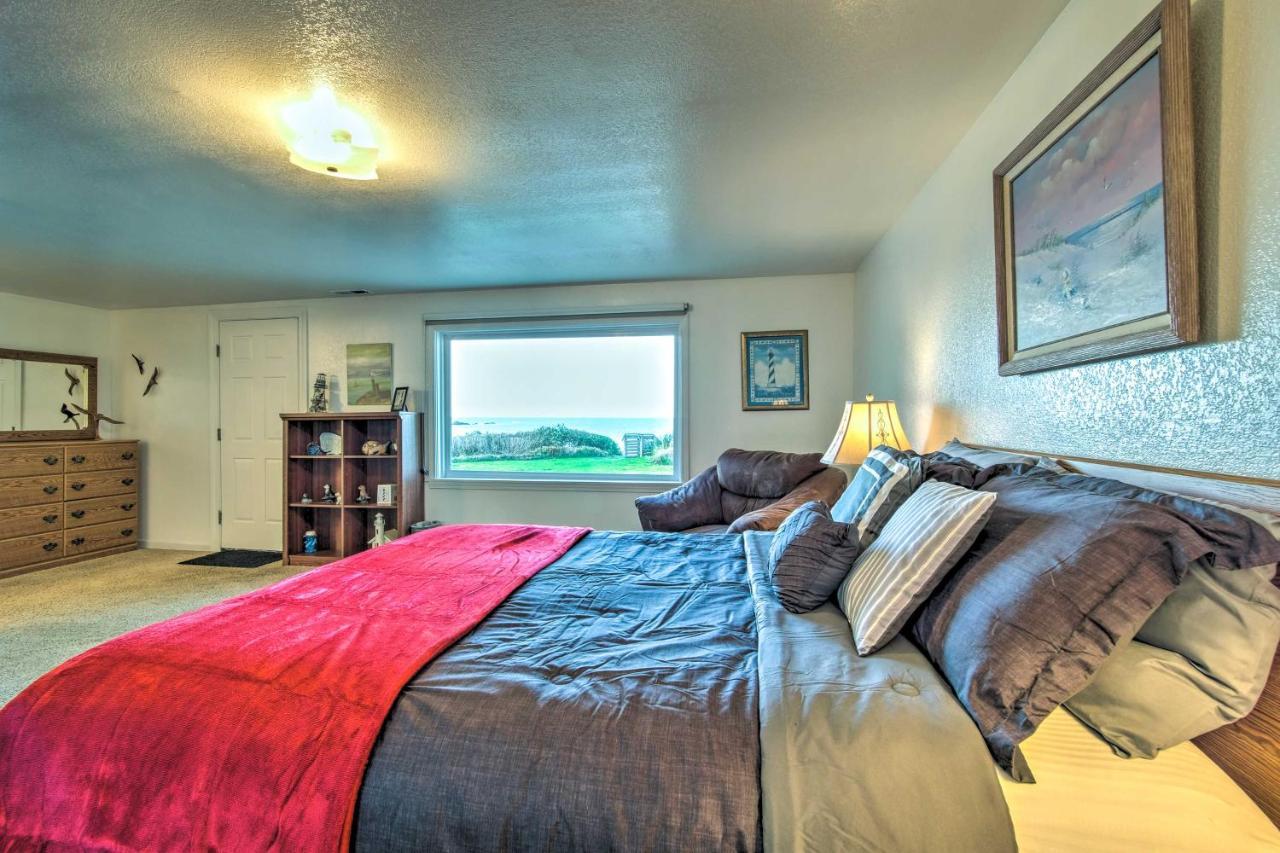 Cliffside Lighthouse Beach Home With Ocean View クースベイ エクステリア 写真