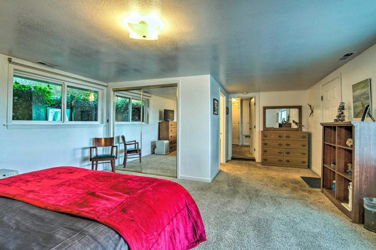 Cliffside Lighthouse Beach Home With Ocean View クースベイ エクステリア 写真
